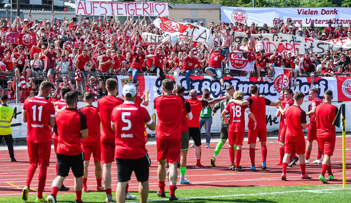 Applaus für die geschlagene Mannschaft des TuS Immendorf.