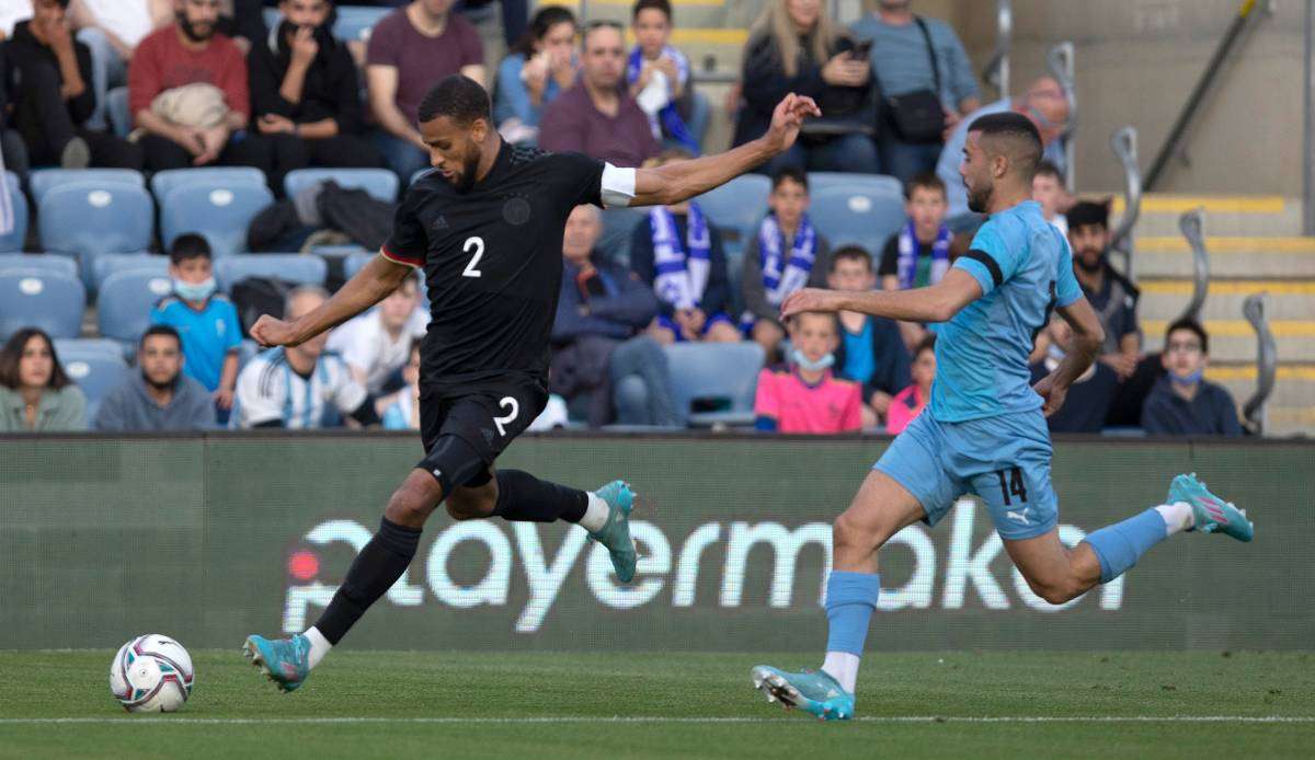 Deutschland (links: Josha Vagnoman) trifft heute bei der U21-EM auf Israel.