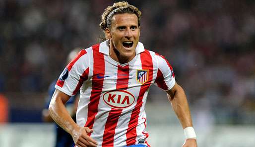 Diego Forlan wechselte 2007 innerhalb der Primera Division vom FC Villarreal zu Atletico Madrid