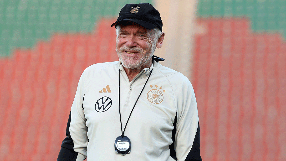 FC Bayern München, News: Hermann Gerland sieht Thema Florian Wirtz kritisch