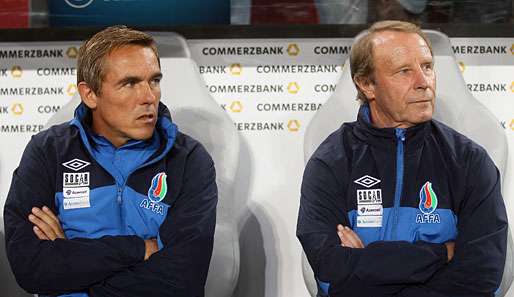 Berti Vogts (r.) und Olaf Janssen konnten gegen die Türkei einen 1:0-Sieg bejubeln
