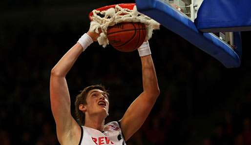 Oklahoma City Thunder besitzt die Spielerrechte am Center Tibor Pleiß von Bamberg