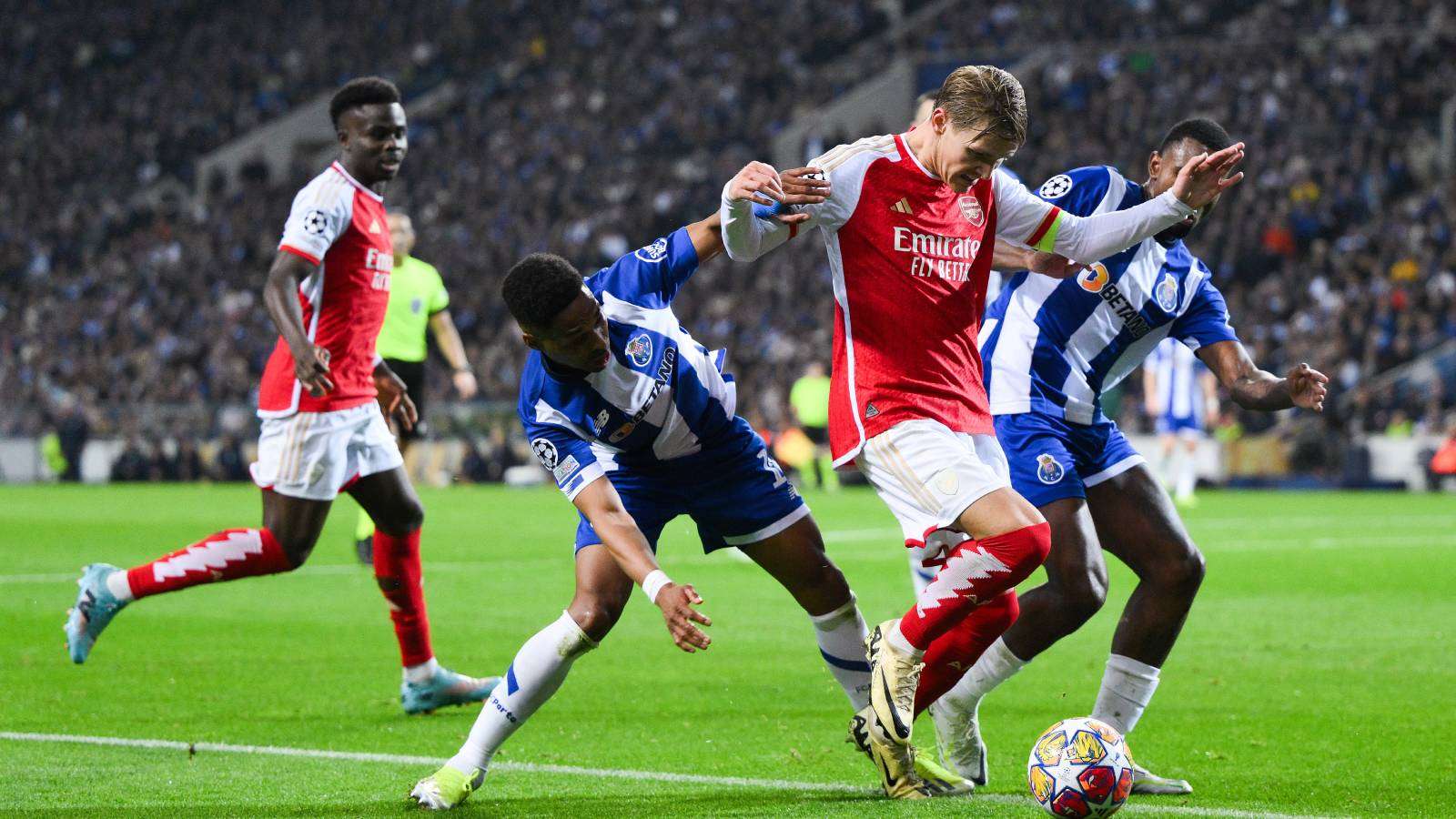 Das Hinspiel entschied der FC Porto (blau-weiß) mit 1:0 für sich.