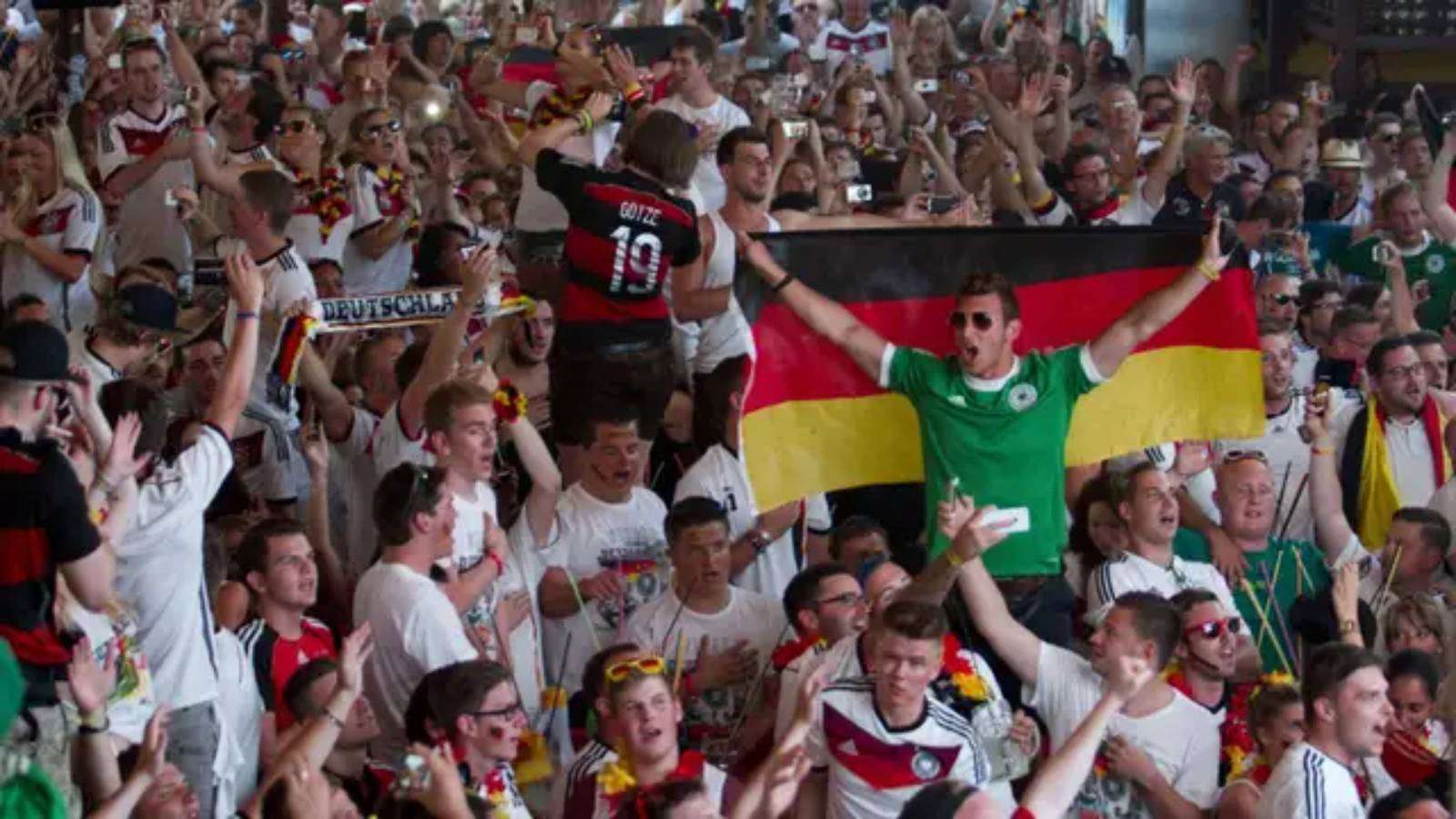 Beim Public Viewing wird sicherlich auch in der Fan Zone in Stuttgart viel los sein.