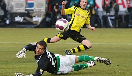 Szene aus dem letzten Spiel: Kevin Großkreutz trifft zum 4:1 für Borussia Dortmund 