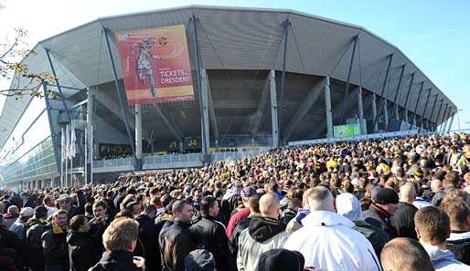 Das Dresdner Rudolf-Harbig-Stadion ist ein Austragungsort der Frauen-WM 2011