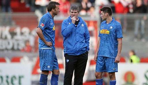 Bochum-Trainer Friedhelm Funkel (M.) war von 2009-2010 bei Hertha BSC Berlin tätig