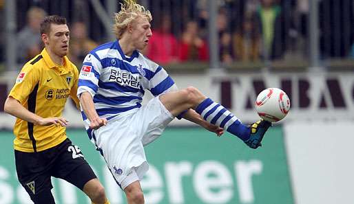 Shootingstar Julian Koch (r.) und sein MSV Duisburg haben in dieser Saison erst drei Partien verloren