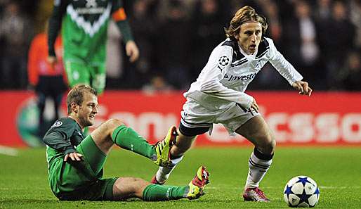 Luca Modric (r., gegen Daniel Jensen) war bester Spieler auf dem Feld und erzielte das 2:0