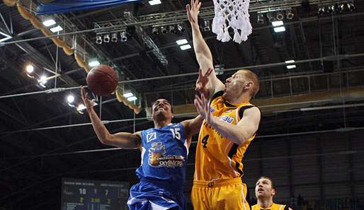 Der Albatros DaShaun Wood (l.) erzielte gegen Frankfurt 32 Punkte