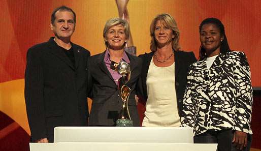 Die Trainer der WM-Gruppe-A (v.l.): Bruno Bini, Silvia Neid, Carolina Morace und Ngozi Eucharia Uche