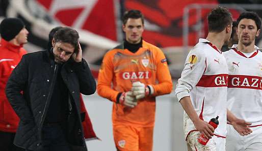 Bruno Labbadia (l.) und seine Spieler wussten den Sieg gegen schwache Dänen richtig einzuordnen