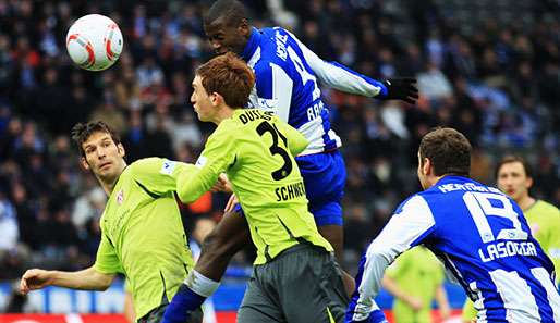 Sein erster Streich: Herthas Adrian Ramos köpft das 1:1 für Berlin gegen Fortuna Düsseldorf