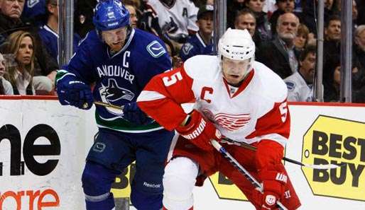Florian Regelmann lässt Nicklas Lidström und Henrik Sedin beim All-Star-Game zusammen spielen