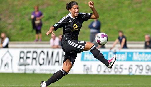 Mit Dszenifer Maroszan verlängert eine weitere Spielerin ihren Vertrag beim 1. FFC Frankfurt