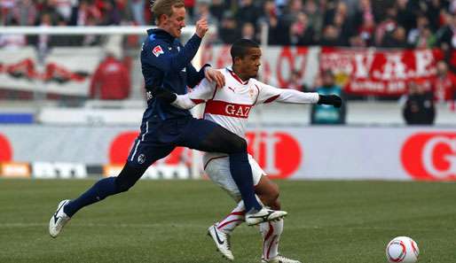 Daniel Didavi (r.) kam bei Stuttgarts 0:1-Niederlage gegen Freiburg zu seinem 5. Saisoneinsatz