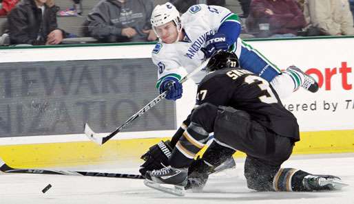 Canucks-Spieler Lee Sweatt zieht ab - Karlis Skrastins von den Stars kommt zu spät