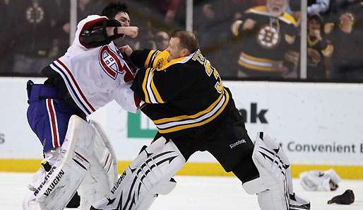 What a fight! Carey Price vs. Tim Thomas! Habs vs. Bruins! All-Star-Goalie vs. All-Star-Goalie!