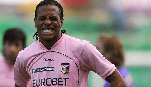 Abel Hernandez von US Palermo wurde nach dem Training überfallen