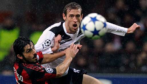 Kämpfer Gattuso (l.) vs. Riese Crouch: Dieses Duell findet heute nicht statt. Der Italiener ist gesperrt