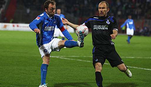 Traf für den Karlsruher SC vom Elfmeterpunkt: Aleksandr Iashvili (l.)