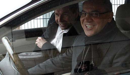 Felix Magath und Co-Trainer Bernd Hollerbach nach dem Training am Donnerstagvormittag