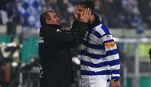 Erzielte das Siegtor gegen Düsseldorf: Stefan Maierhofer (r.), hier mit Coach Milan Sasic