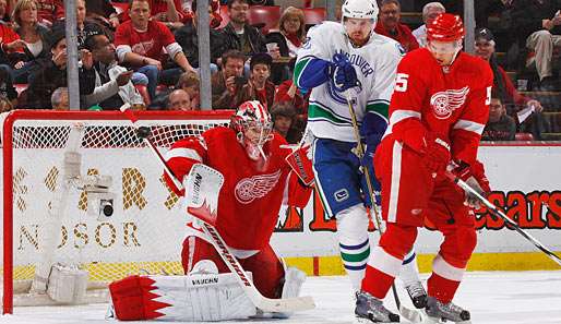 Daniel Sedin erzielte für die Vancouver Canucks beide Treffer gegen Detroit