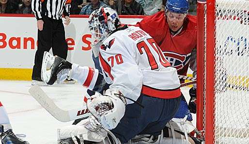 Capitals-Goalie Braden Holtby bei einem seiner 18 Saves, hier gegen Andrei Kostitsyn