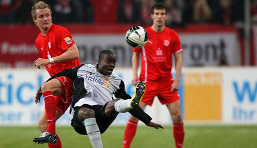 Fortuna Düsseldorf und Claus Costa (l.) waren auch in der Lena-Arena nicht zu schlagen