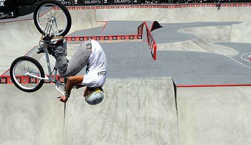 Ein enges Rennen im BMX-Finale zwischen Brett Banasiewicz (l.) und Anthony Napolitan