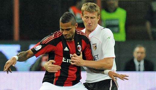 Der AC Milan mit Kevin-Prince Boateng (l.) erreichte gegen Palermo zuhause nur ein 2:2 