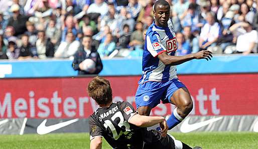 Ist mit 13 Treffern bester Torschütze der Hertha: Adrian Ramos (r.)