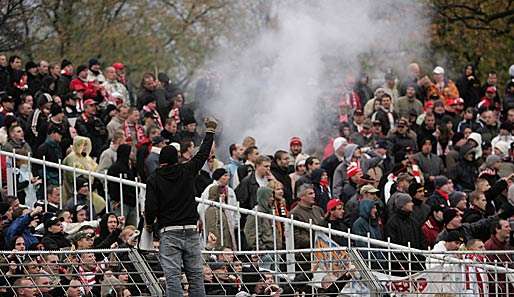 Beim Pokalfinale in Polen zwischen Legia Warschau und Lech Posen kam es zu Ausschreitungen