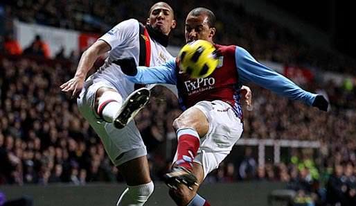 Jerome Boateng (l.) darf wohl nicht von Manchester City zum FC Bayern wechseln