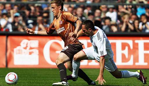 Der 23-jährige Max Kruse (l.) bleibt dem FC St. Pauli noch drei Jahre erhalten