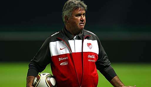 Soll bei Chelsea die Nachfolge von Carlo Ancelotti antreten: Türkei-Coach Guus Hiddink