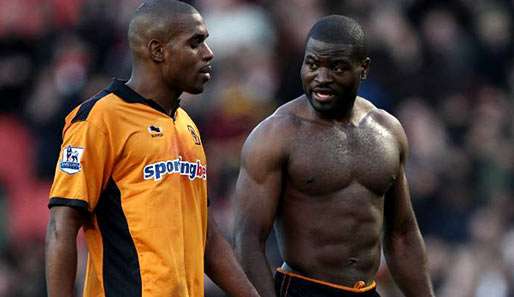 Ein Body wie ein Cruisergewichtler: George Elokobi von den Wolverhampton Wanderers (r.)