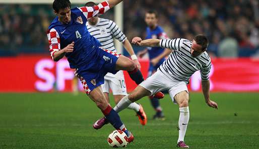 Franck Ribery (r.) macht in der französischen Nationalmannschaft eine schwieirge Phase durch 
