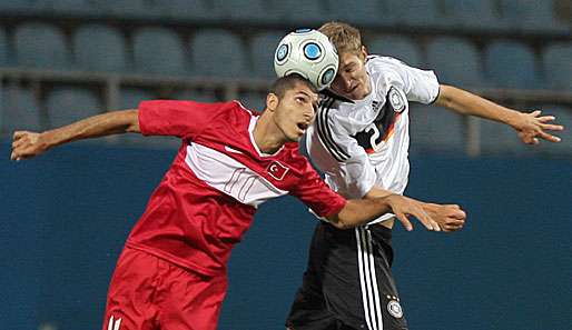 Umut Kocin (l.) wechselt vom SV Kapfenberg in die Regionalliga zu RB Leipzig