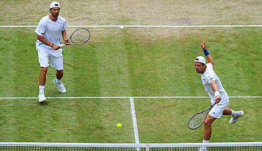 Philipp Petzschner (l.) und Jürgen Melzer sind in Wimbledon im Doppel ausgeschieden