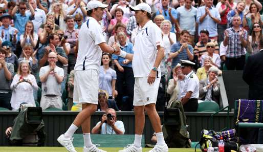 Die Brüder Bob (l.) und Mike Bryan zum zweiten Mal erfolgreich im Doppel-Finale von Wimbledon