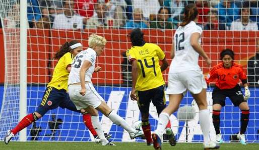 Megan Rapinoe (2.v.l.) erzielte das zwischenzeitliche 2:0 für die USA