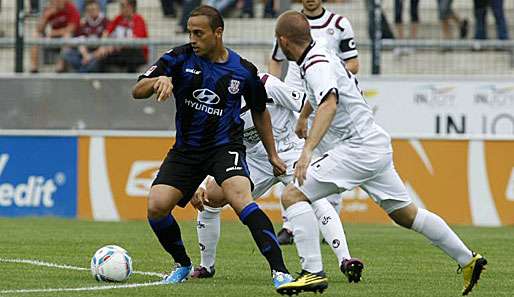 Zafer Yelen (l.) kam im Testspiel des FSV Frankfurt gegen den 1. FC Kaiserslautern zum Einsatz