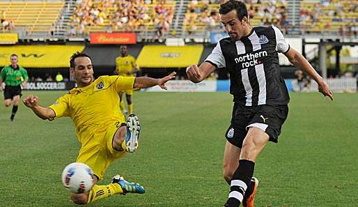 Linksverteidiger Jose Enrique (r.) spielt ab sofort für den FC Liverpool