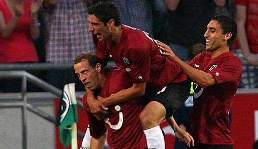 Jan Schlaudraff (l.) war der Matchwinner bei Hannovers Sieg über den FC Sevilla 