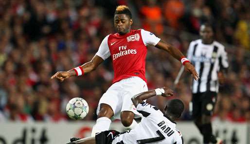 Alex Song vom FC Arsenal will in die Gruppenphase der Champions League