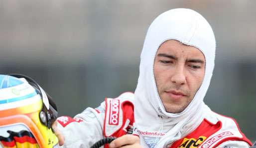 Audi-Piltot Mike Rockenfeller startet von der Pole Position vor Mercedes-Fahrer Gary Paffett
