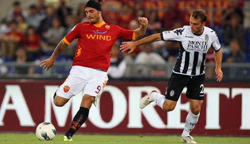 Die zwei Toschützen des Tages unter sich: Pablo Osvaldo (l.) und Roberto Vitiello (r.) 