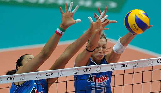 Bei der Volleyball-EM in Serbien und Italien starteten die DVV-Frauen mit einem 3-0 Sieg 